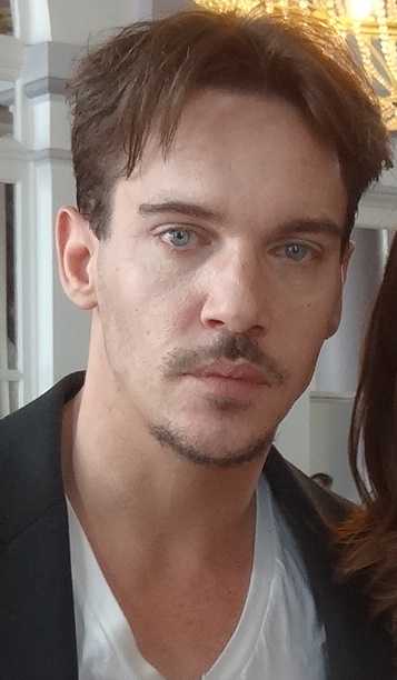 Jonathan_Rhys_Meyers_2013.jpg