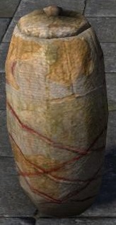 Datei:ESO Waldelfische Urne, verkratzt.jpg