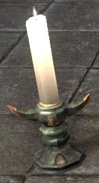 Datei:ESO Dunkelelfische Kerze, Krallensockel.jpg