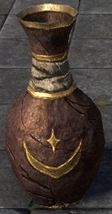 Datei:ESO Khajiitische Karaffe, Bernstein.jpg