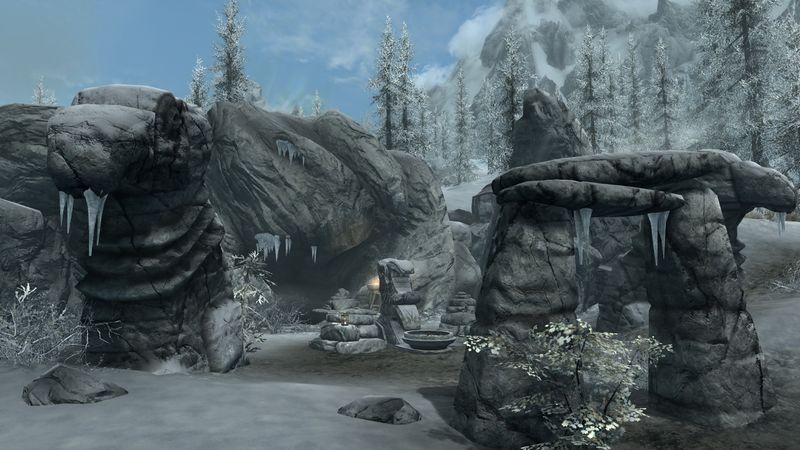 Datei:SR Yngolhügelgrab.jpg