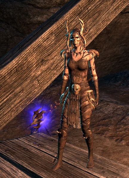Datei:ESO Knochenformer-Hexe.jpg