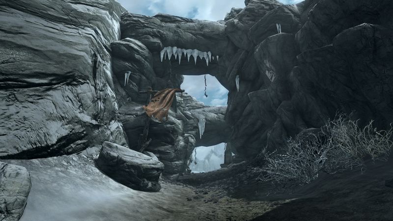 Datei:SR Totenschrein.jpg