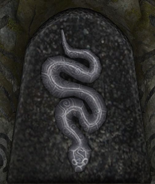 Datei:SR Totem Schlange.jpg