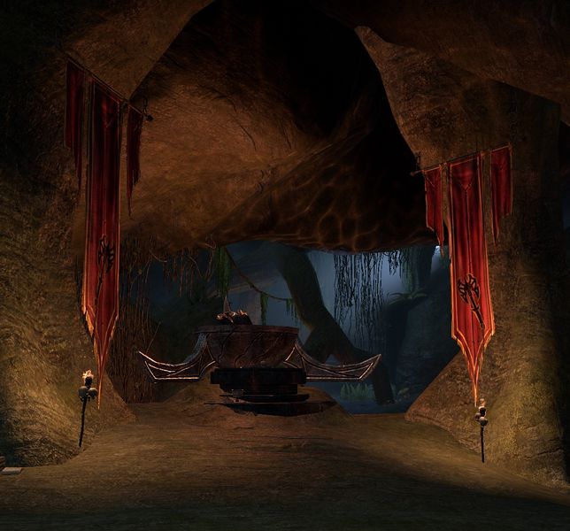 Datei:ESO Schrein von Mauloch.jpg