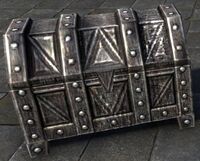 ESO Orkische Truhe, beschlagen.jpg