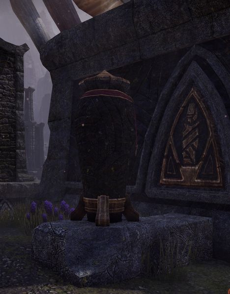 Datei:ESO Othrenis - Grabmal der Familie Falaal.jpg