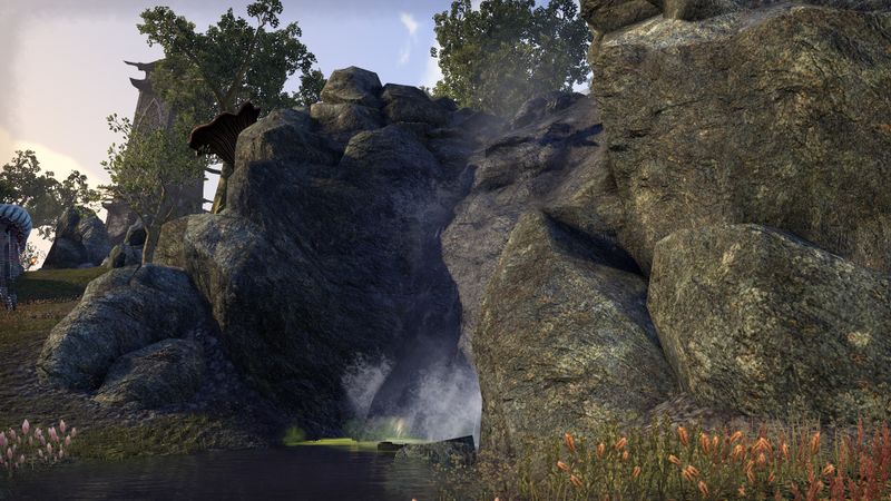 Datei:ESO Hlaalu-See - Wasserfall.jpg