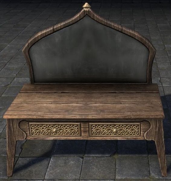 Datei:ESO Rothwardonischer Schminktisch, Blumen.jpg