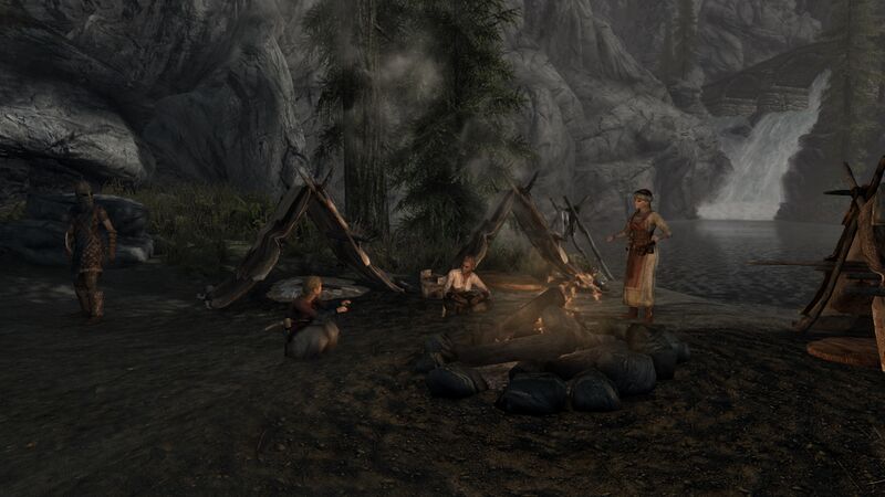 Datei:SR Dunkelwasserkreuzung Lagerfeuer.jpg